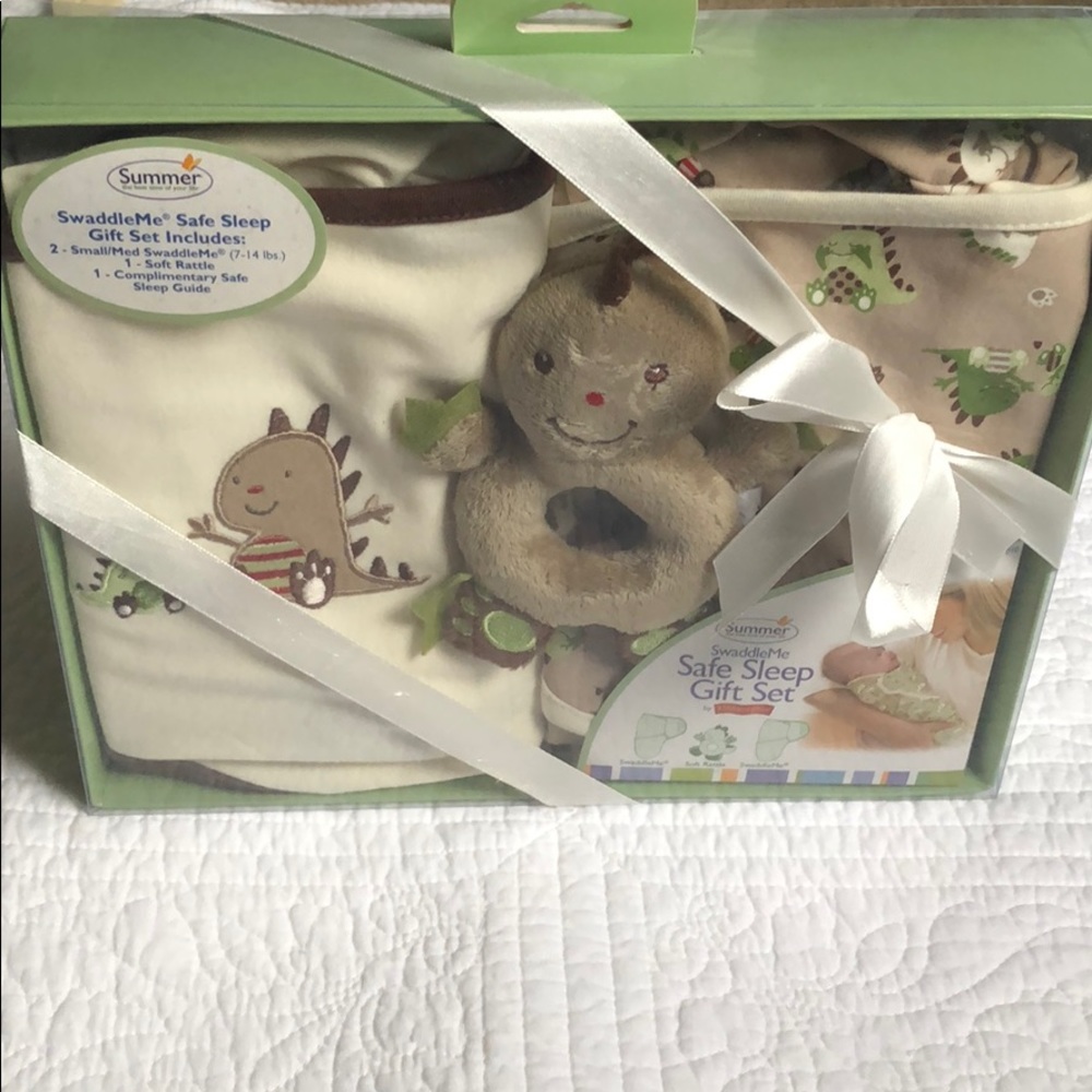 💚 NIB ~ Swaddle Sleep Set (7-14lbs) 🦖💚